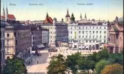 Malinovského náměstí, im Jahre 1907 - Unknown authorUnknown author, Public domain, via Wikimedia Commons